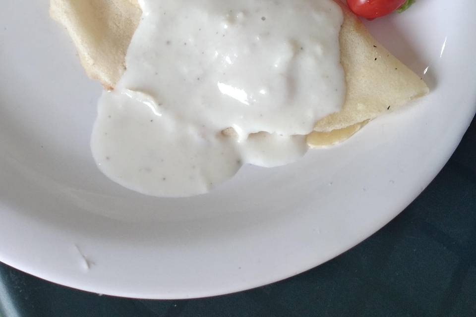 Crepe com molho branco