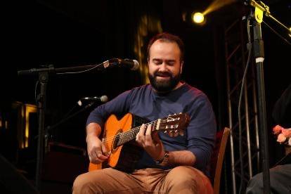 Voz e Violão para homenagens