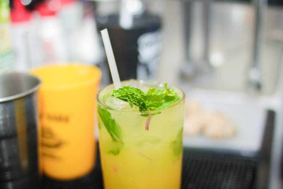 Peach mojito