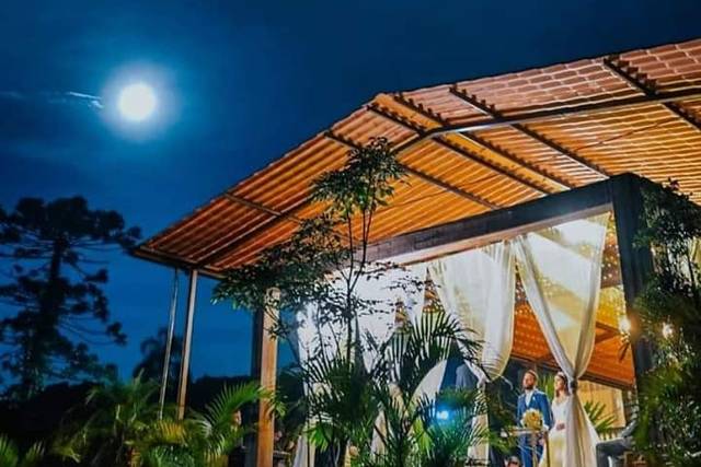 Linda Noite de Lua Cheia
