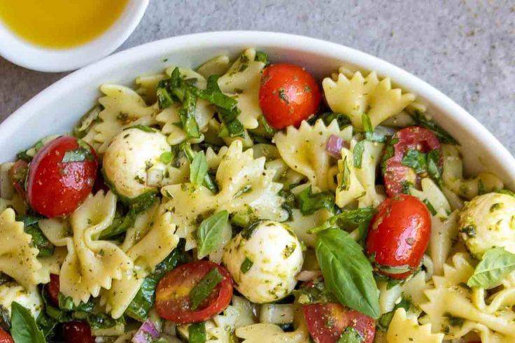 Salada de Farfalli fria