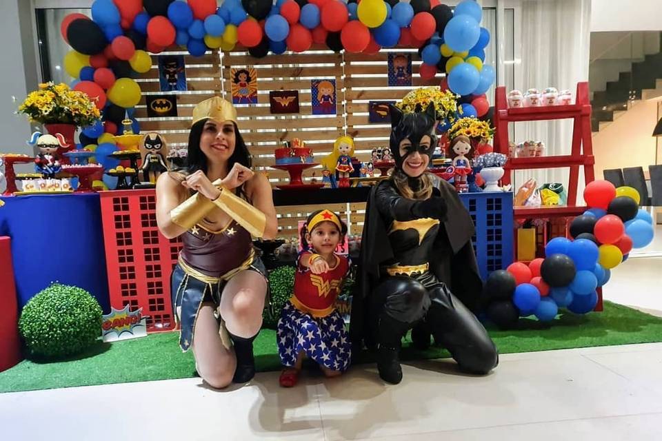 LAURA PRETEND PLAY BATMAN!! Kids Costume for Carnival 