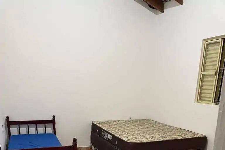 Suite com cama de casal