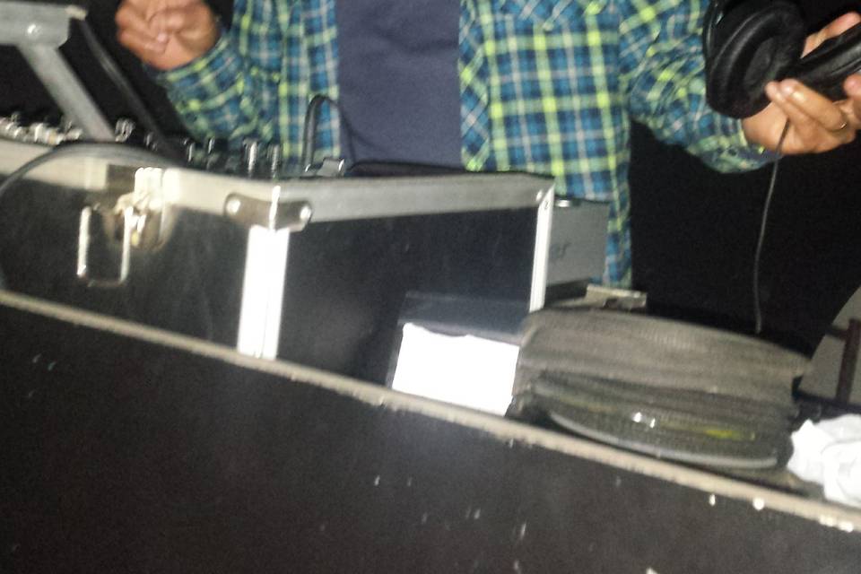 Dj