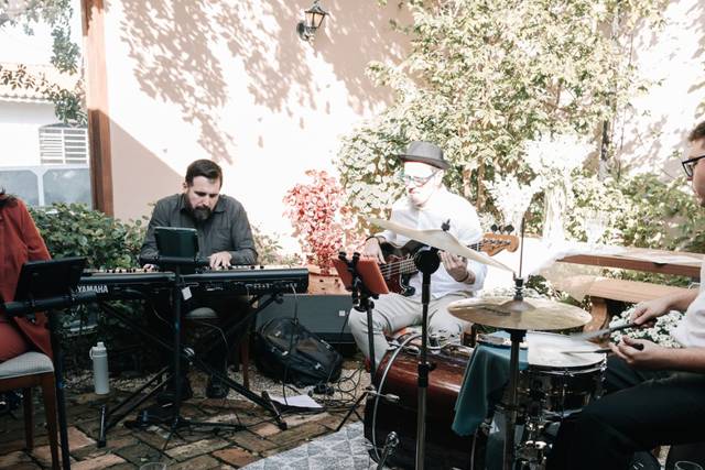 BANDA VELLUM