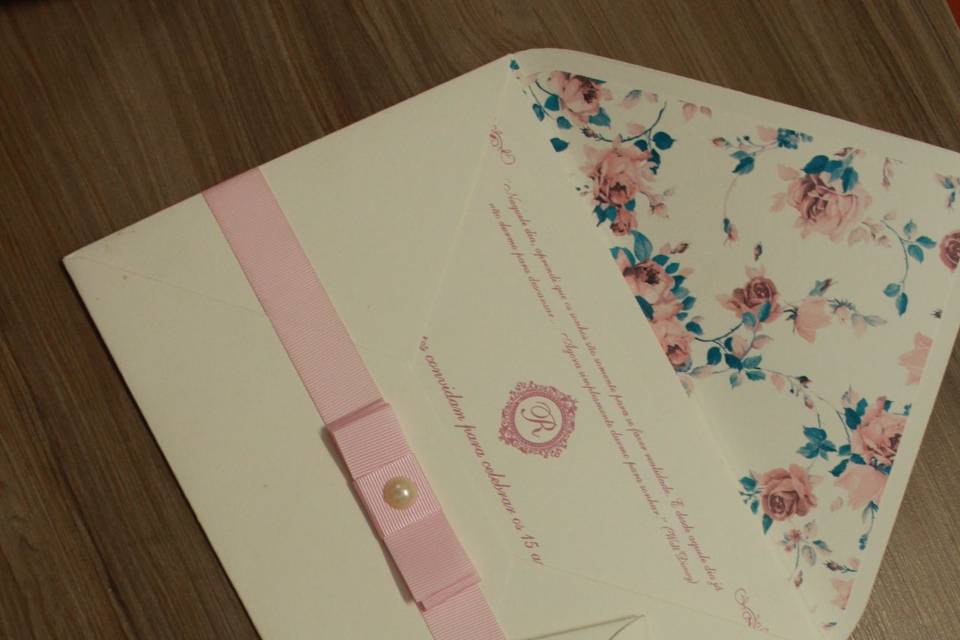 Convite floral rosa bebê