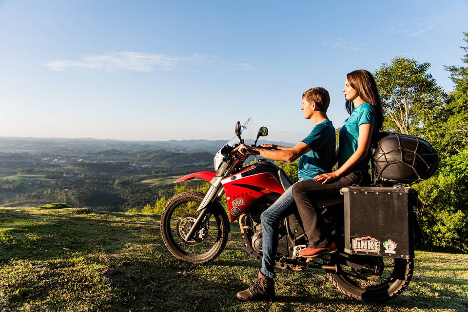 Casal motoqueiro