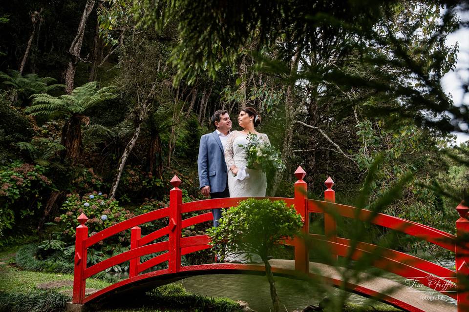 Casal apos cerimonia