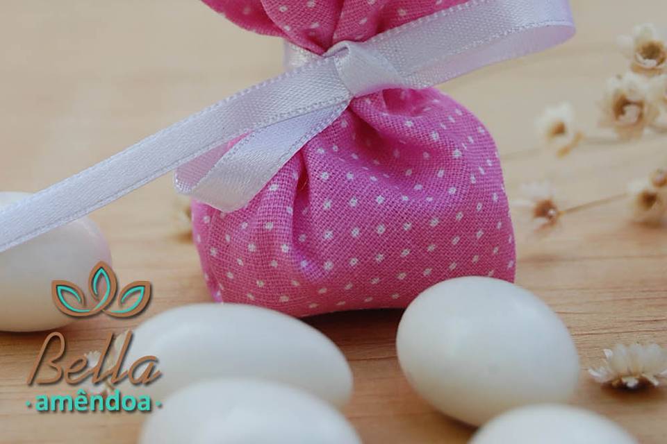 Lembrancinhas com amêndoas