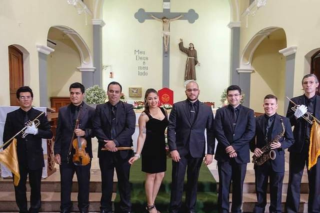Grupo com 8 musicos-casamento