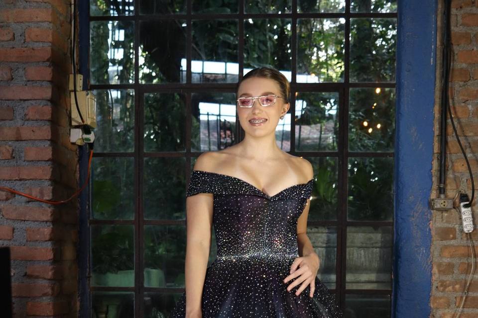DEBUTANTE GLAMOUR