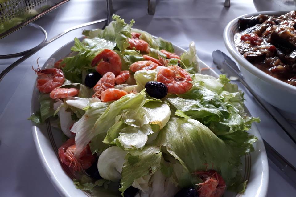 Salada com camarão