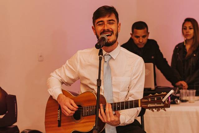Fotos da musica na janta.