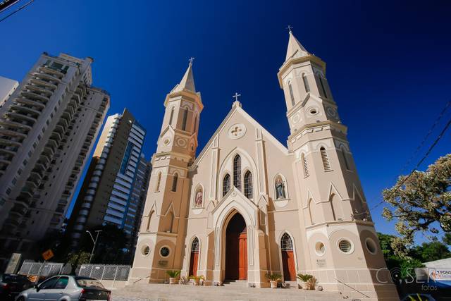 Igreja, casamento, noivos