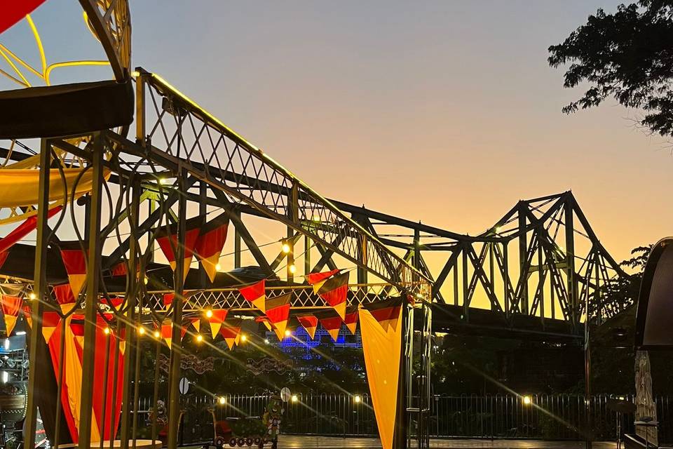 Espaço com vista para ponte