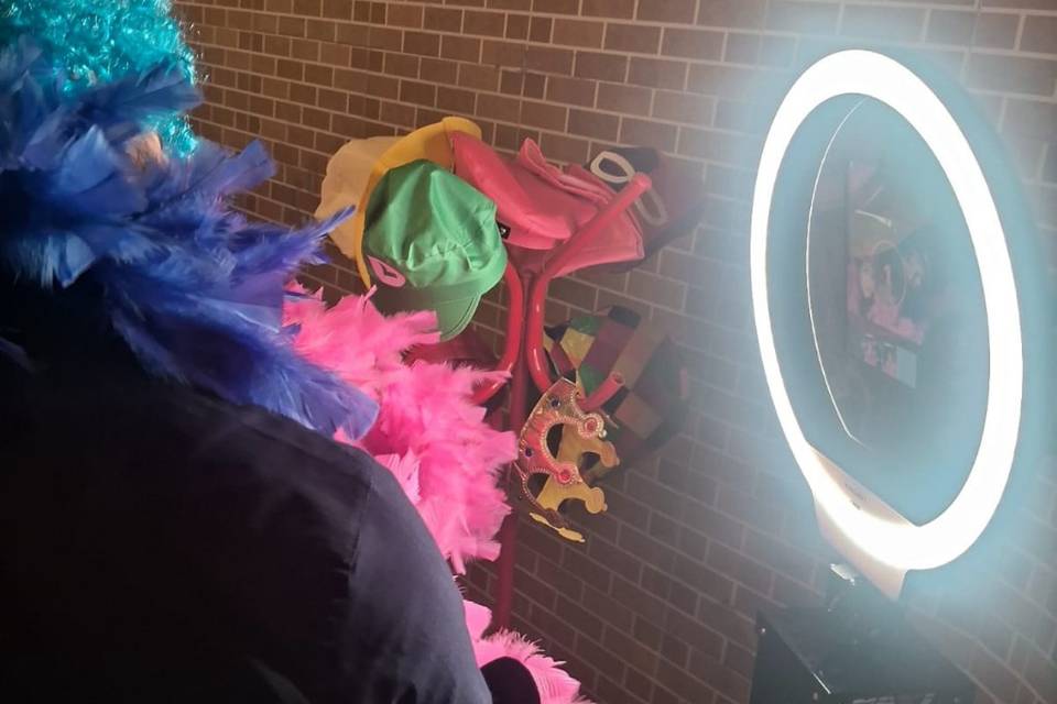Totem ring light