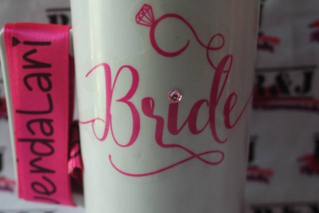 Caneca de acrílico com cordão