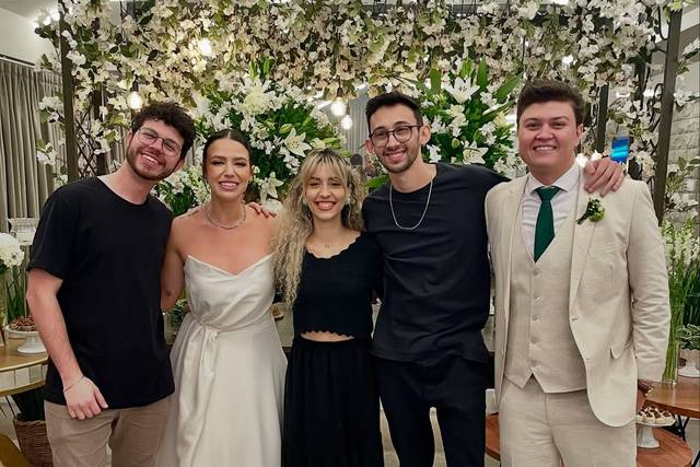 Noivos, instrumentistas e eu