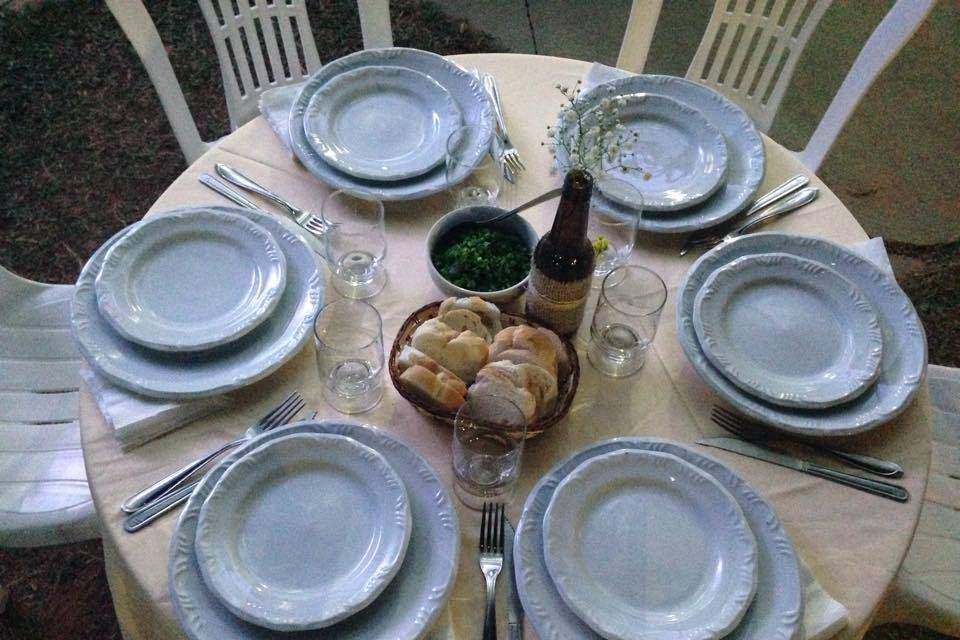 Mesa para almoço mineiro