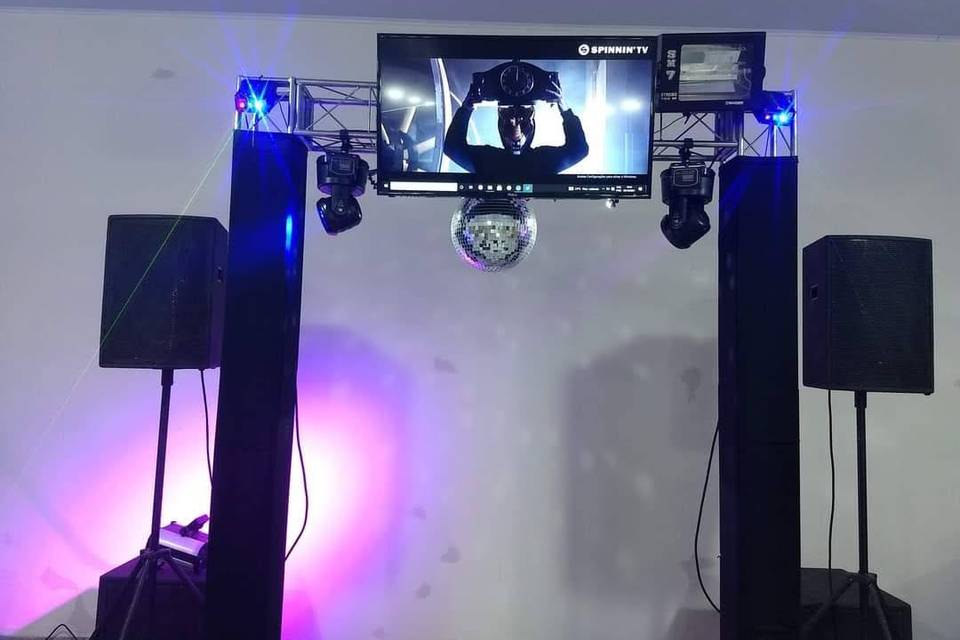 Pista pequena com tv