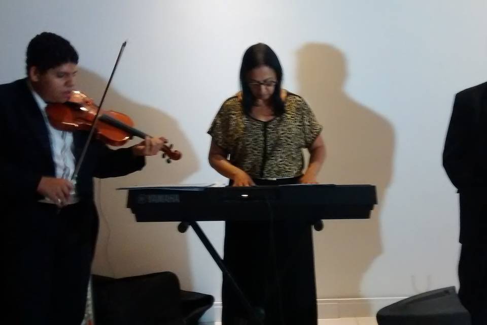 Trio,Sax Teclado, Violino