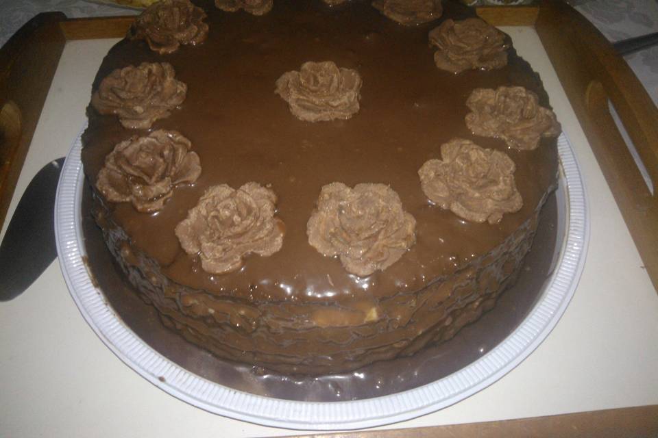 Bolo de rosas de chocolate