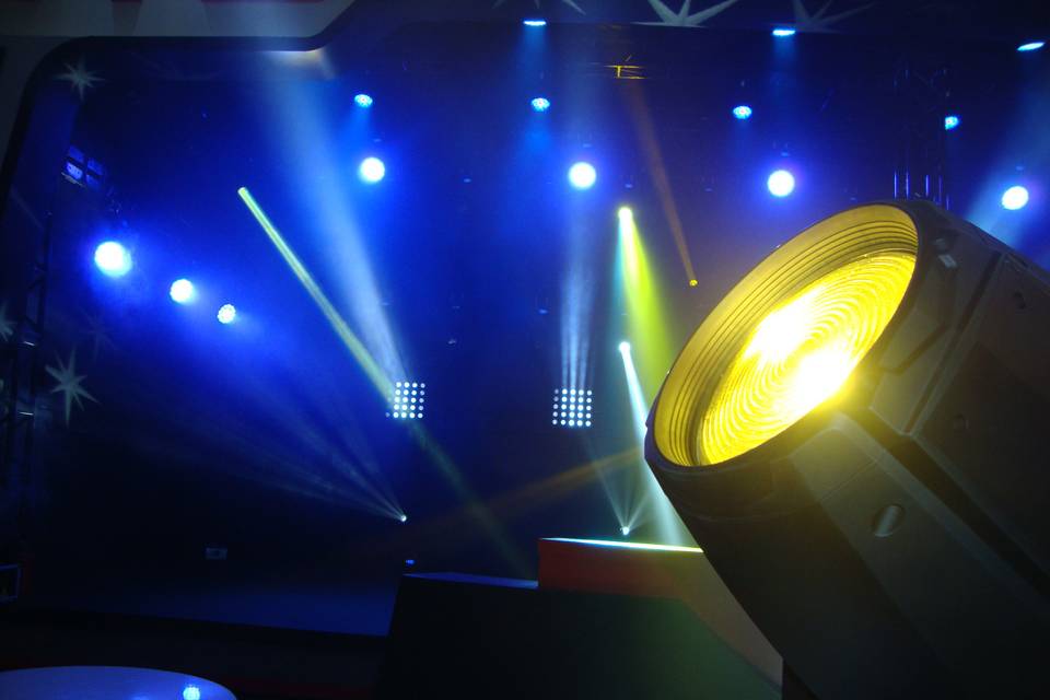 Pista de led estrutura em x