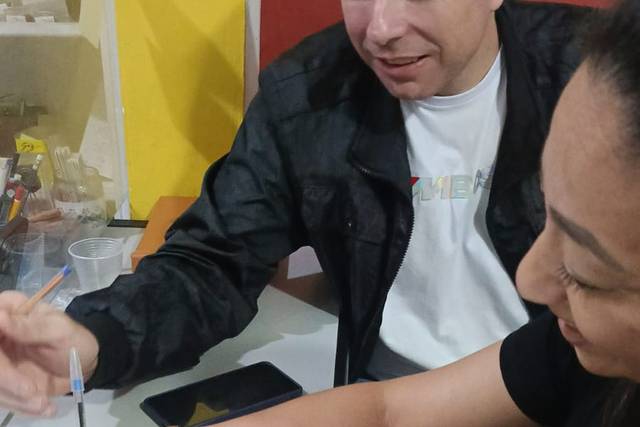 Fechando um contrato.