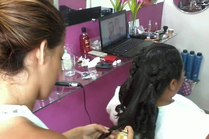 Ariellen Gregores Hairstylist