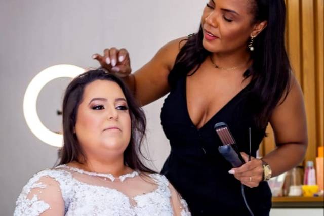 Ariana Fujita Hair Stylist