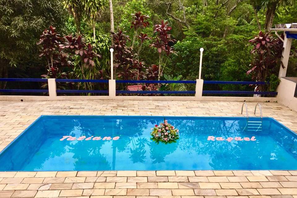 Piscina decorada