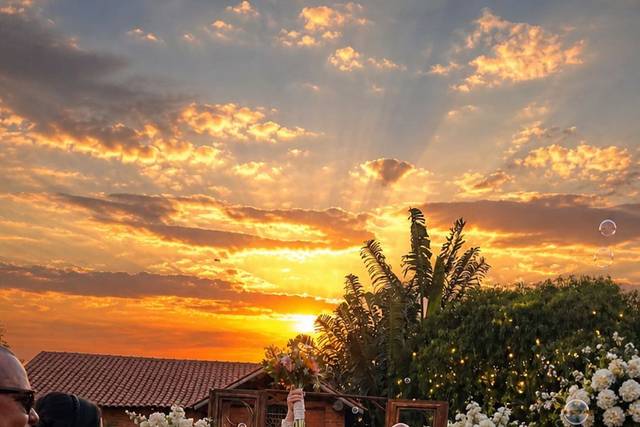 Casamento no pôr do sol