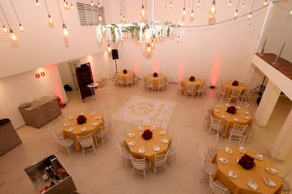 Espaço para jantar e dança