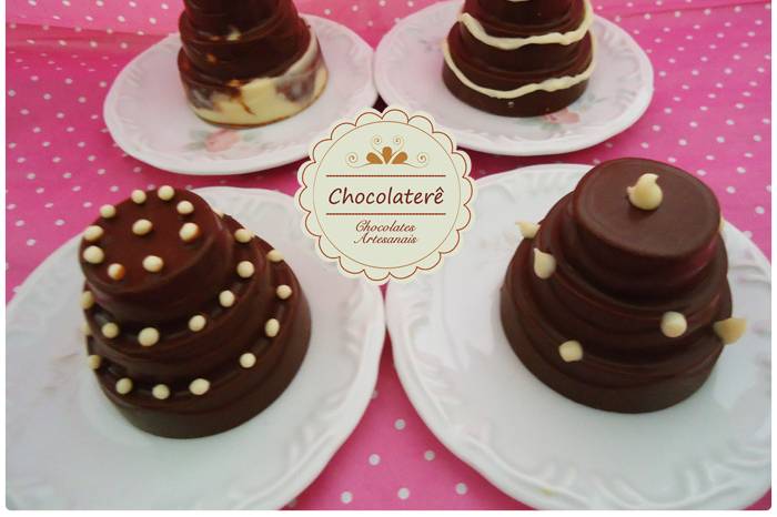 Bolinhos recheados com ganache