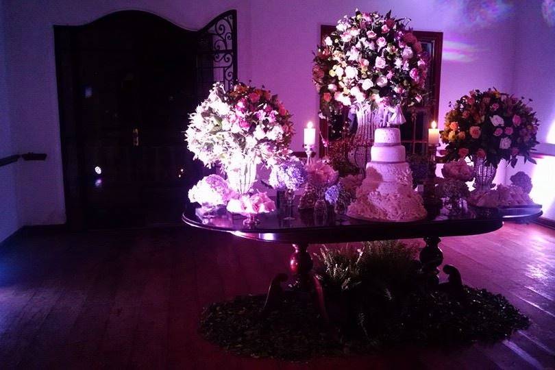 Mesa para bolo e doces