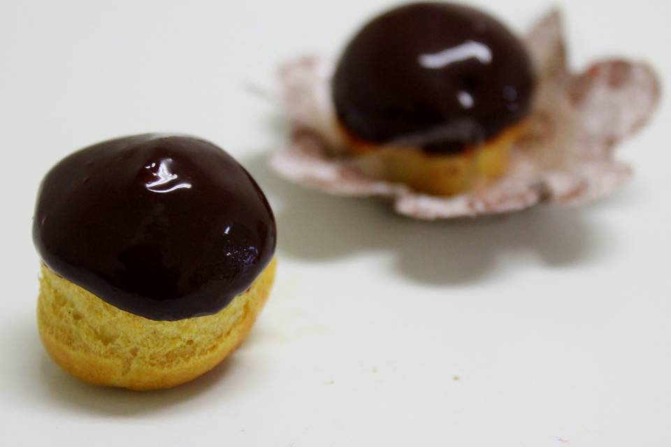 Mini profiteroles