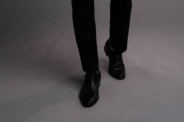 Decinel Suits