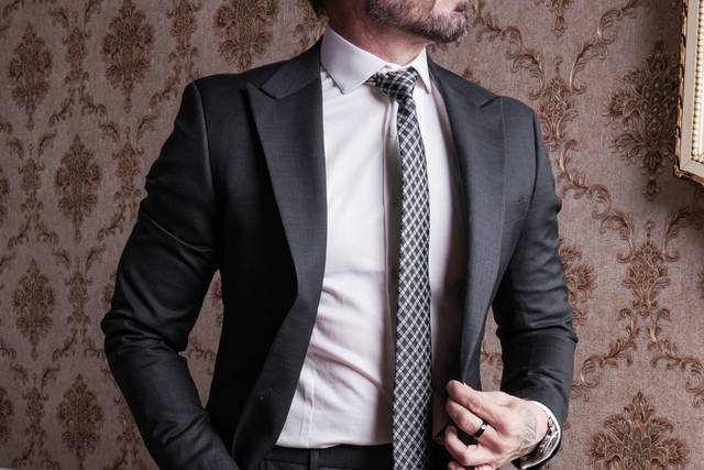 Decinel Suits
