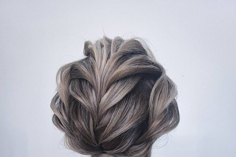 Ponytail baixo com torções