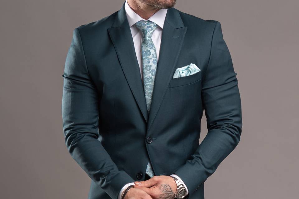 Decinel Suits