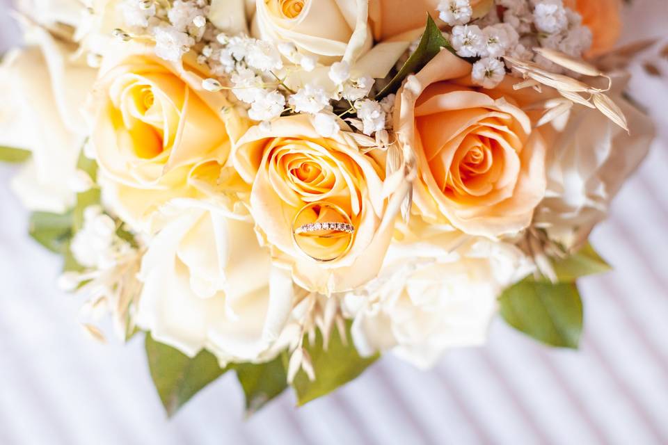 Composiçao Aneis e flores