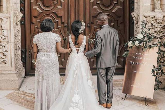 Com quem entrar no casamento?