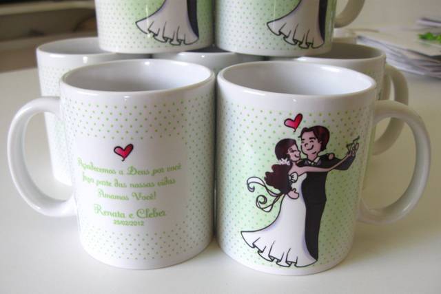 Caneca branca de porcelana