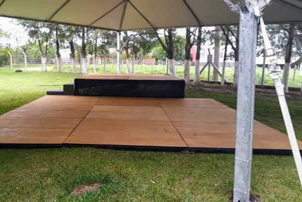 Palco 4x2 piso 6x6 tenda 10x10