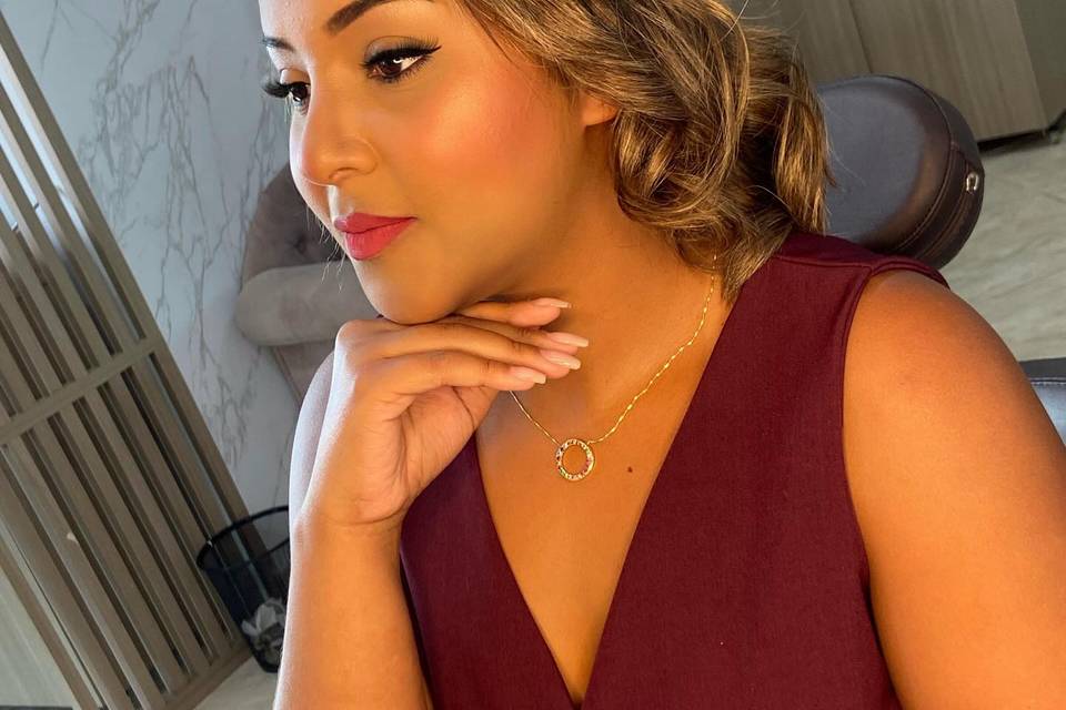 Cristyelle Viana Maquiagem e Penteados