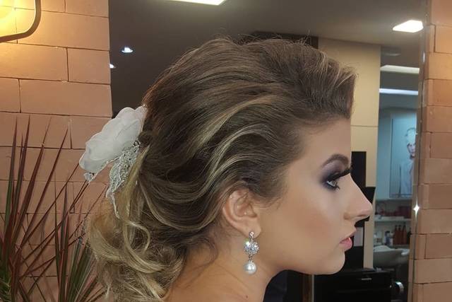 Penteado Semipreso | Maquiagem