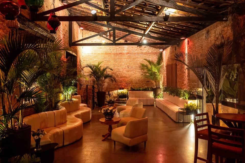 LOUNGES