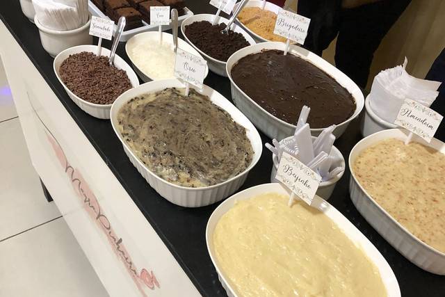 Estação de brigadeiro de colhe