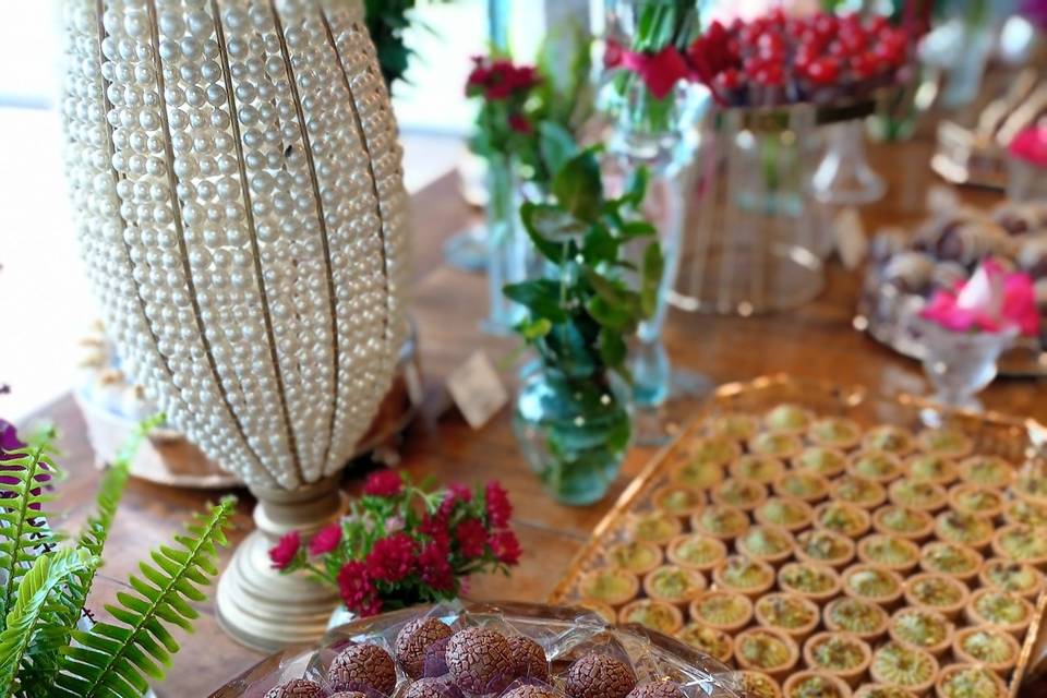 Brigadeiros e tarteletes