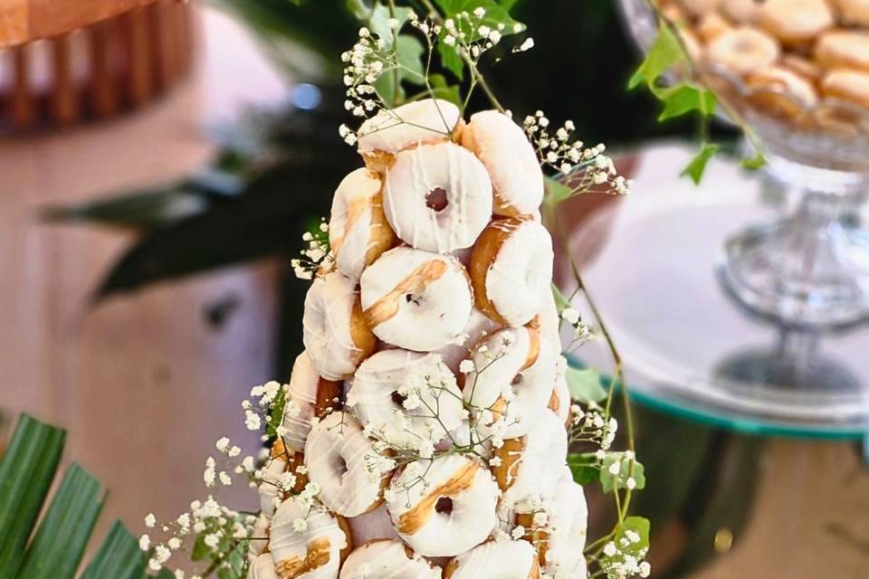 Torre de cake donuts